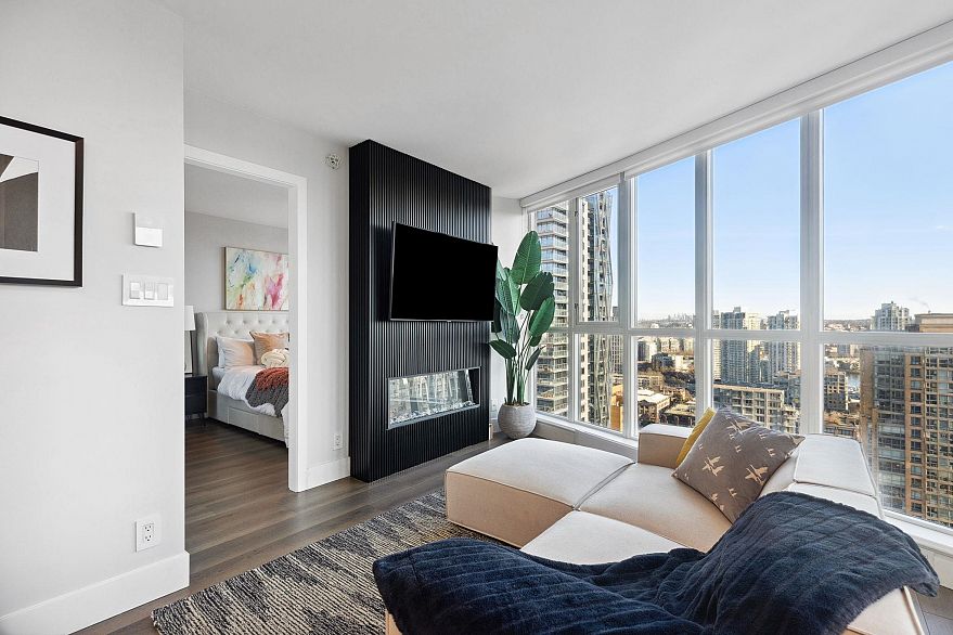 2406 1155 Seymour Street