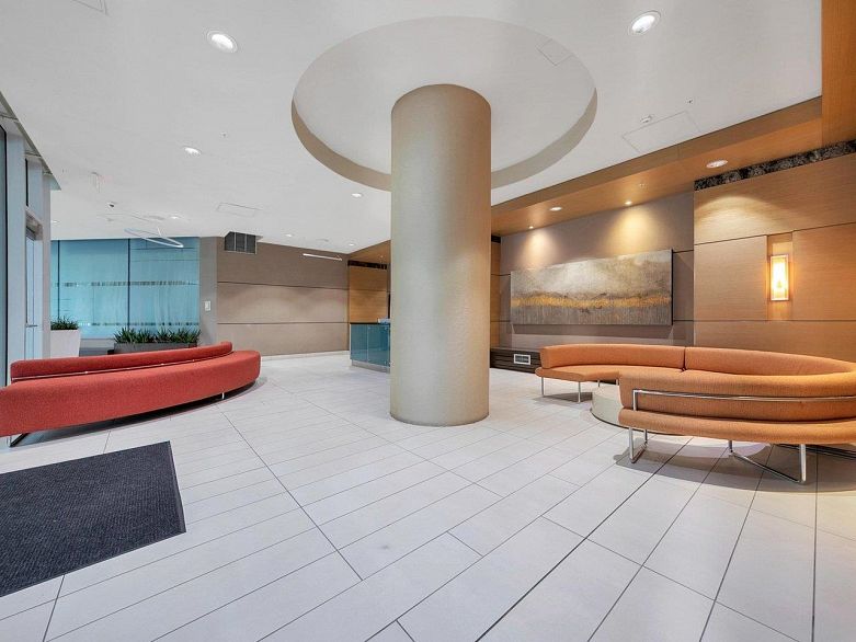 806 565 Smithe Street