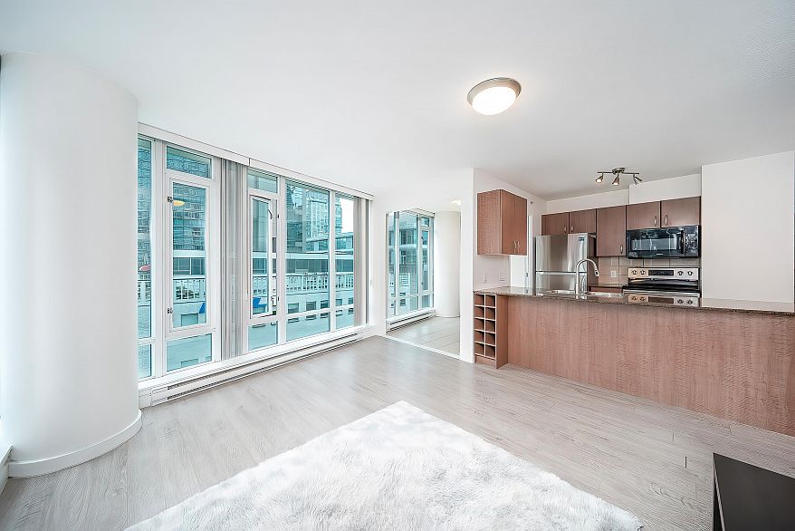 807 610 Granville Street