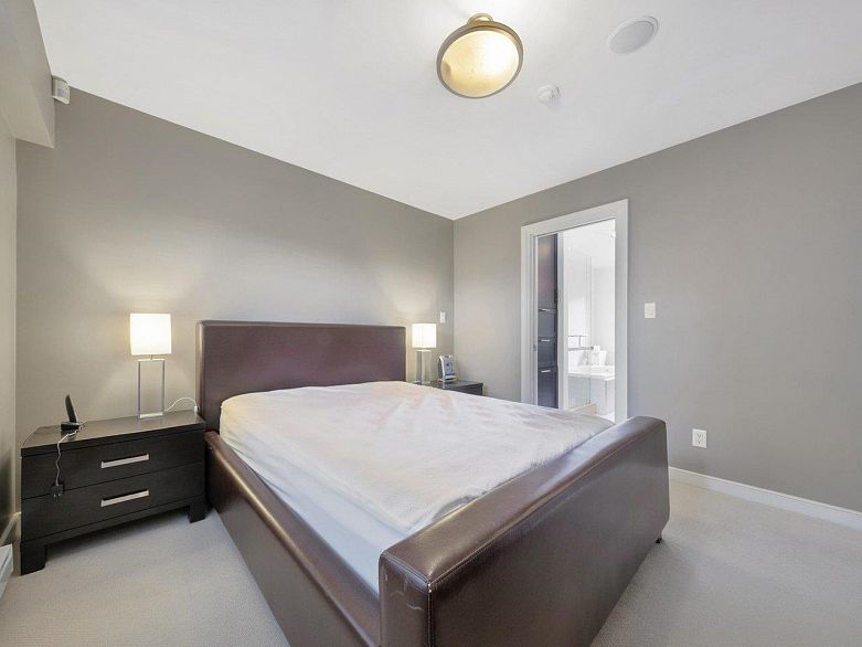 204 3788 W 10th Avenue