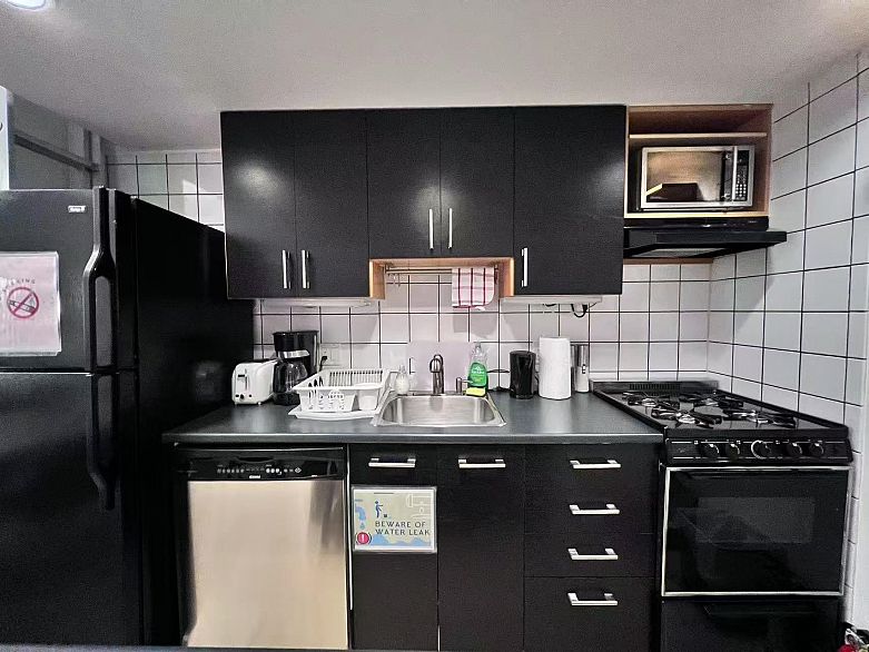 308 933 Seymour Street