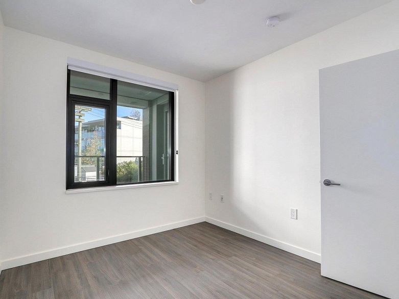 502 210 E 5th Avenue