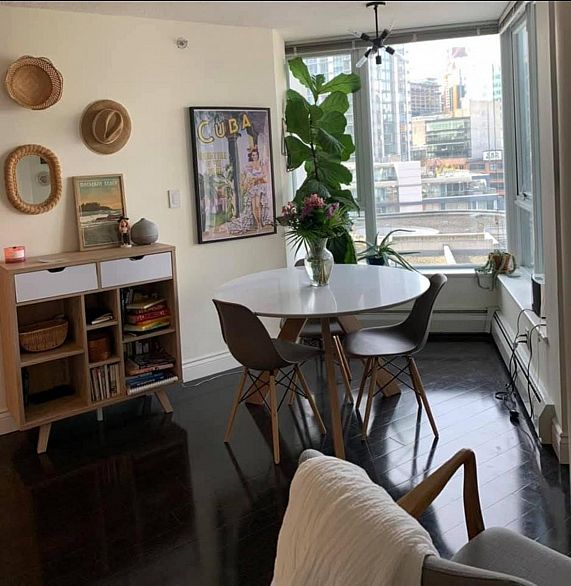 1106 58 Keefer Place