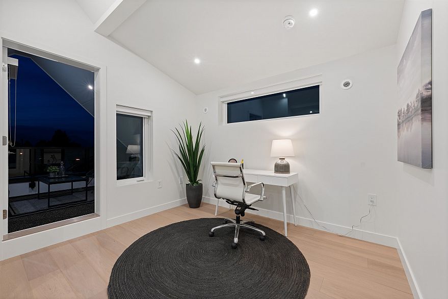 1 1632 E 21st Avenue