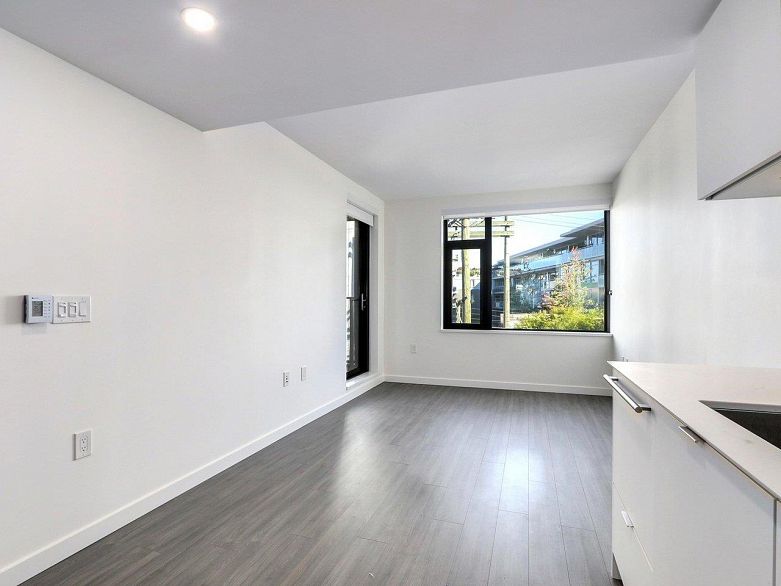 502 210 E 5th Avenue