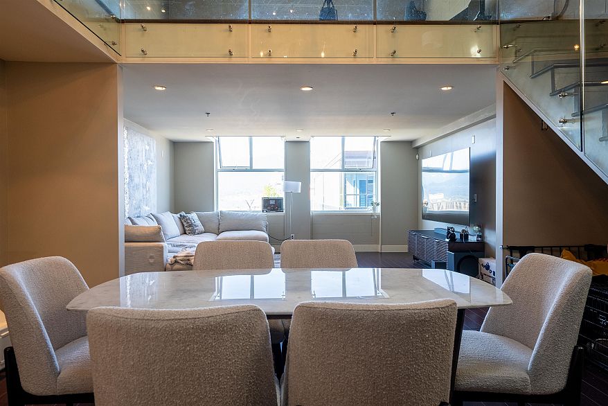 305 1220 E Pender Street