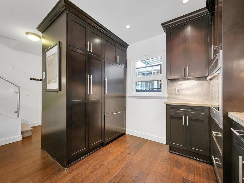 204 3788 W 10th Avenue