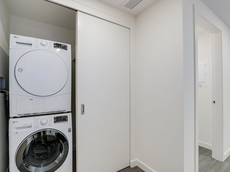 502 210 E 5th Avenue