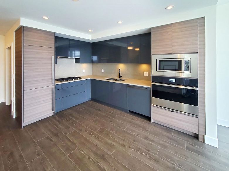 507 3438 Sawmill Crescent