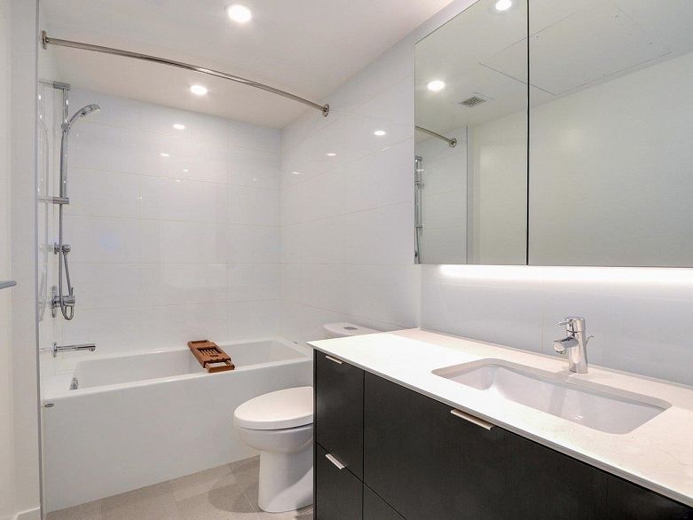 502 210 E 5th Avenue