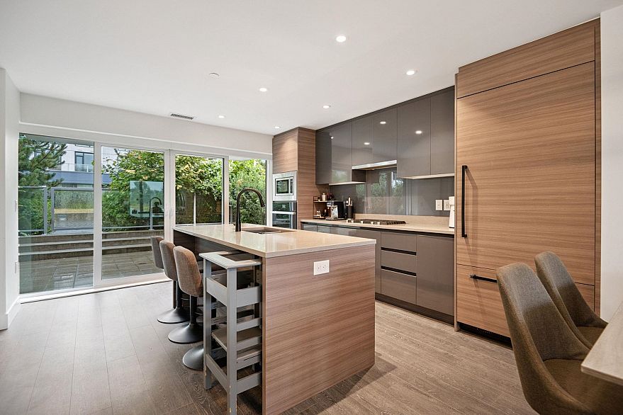 6 8589 Rivergrass Drive