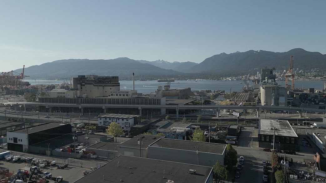 305 1220 E Pender Street