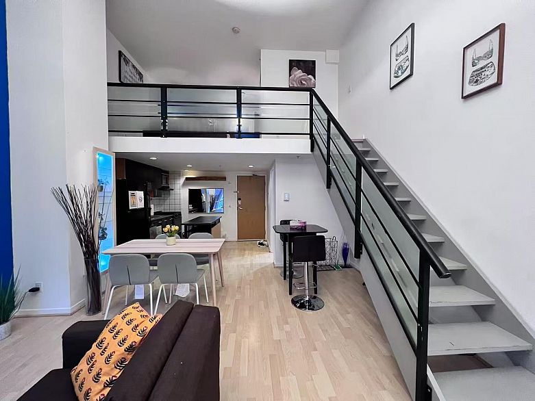 308 933 Seymour Street