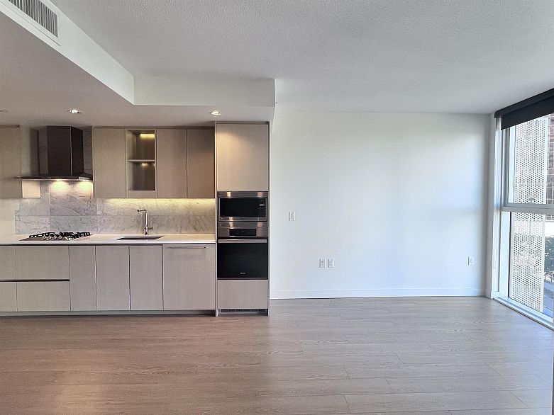 683 87 Nelson Street