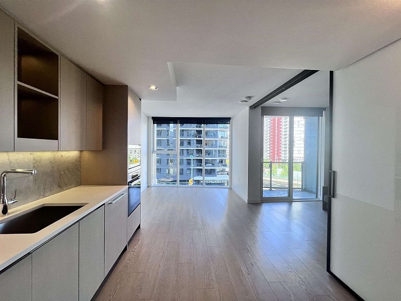 683 87 Nelson Street