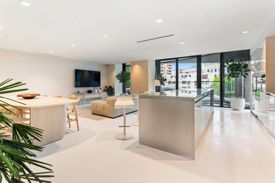 2808 1033 Nelson Street