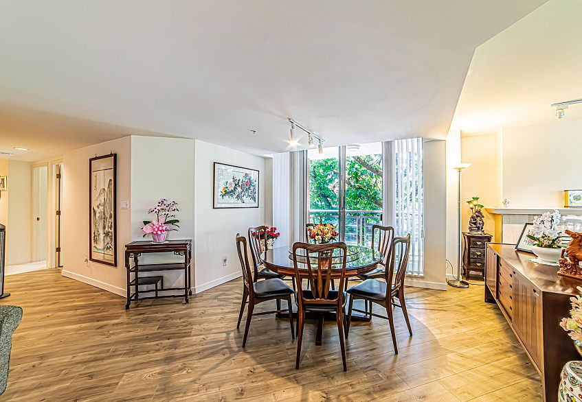 212 688 Fairchild Road