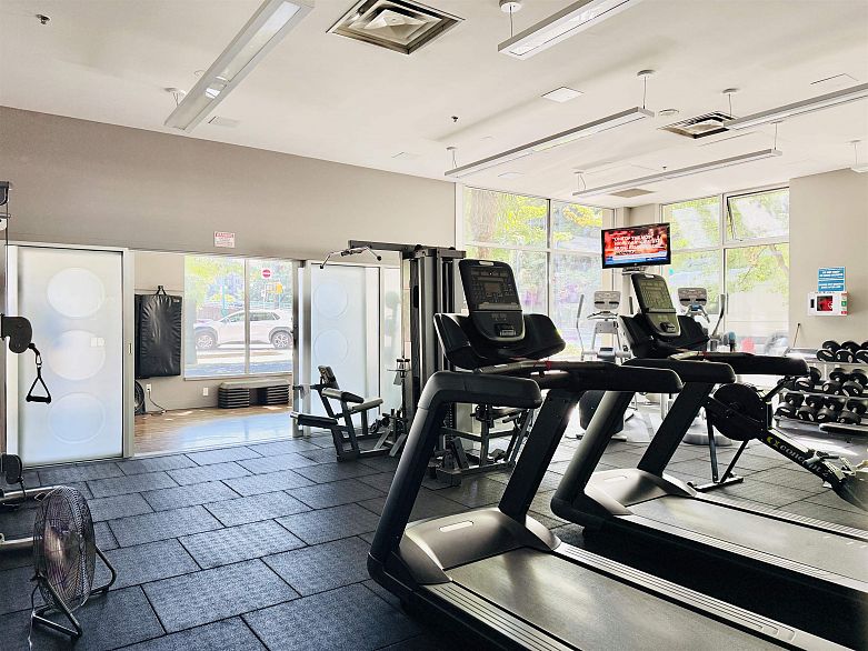 904 989 Beatty Street