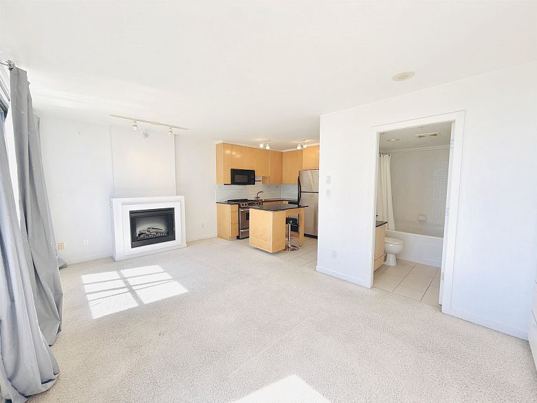 904 989 Beatty Street