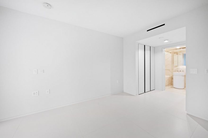 2808 1033 Nelson Street