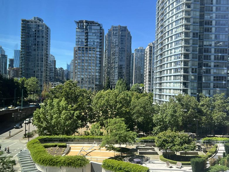 683 87 Nelson Street