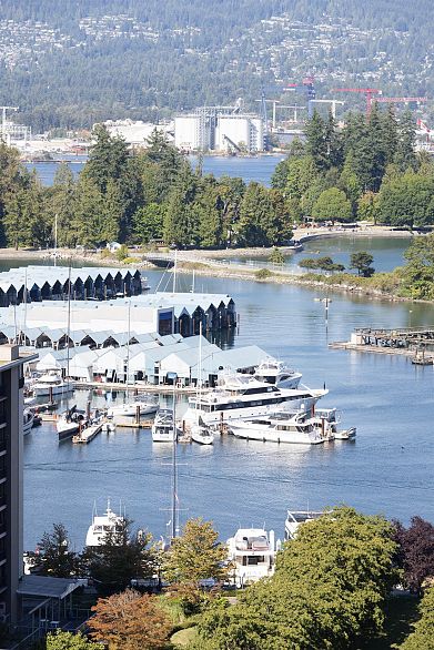 1701 620 Cardero Street