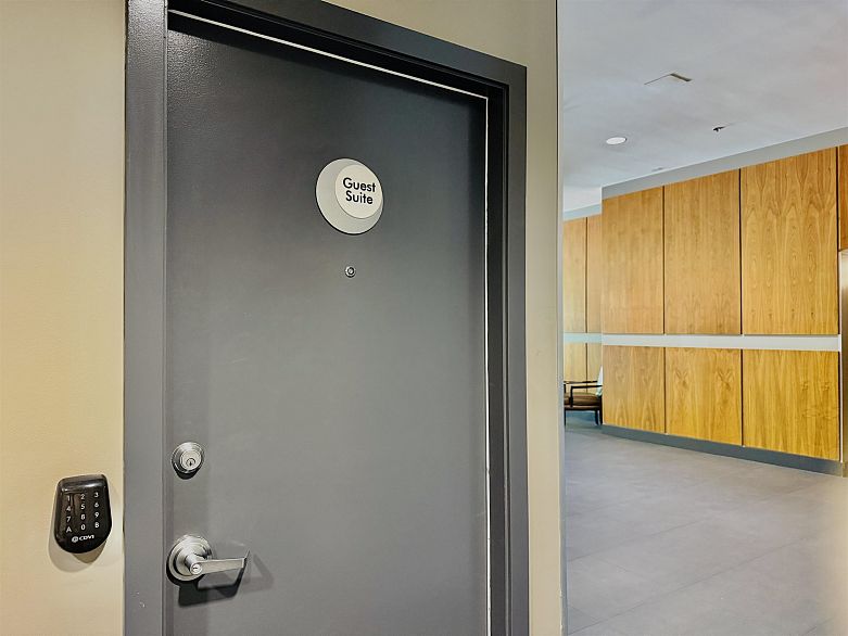 904 989 Beatty Street