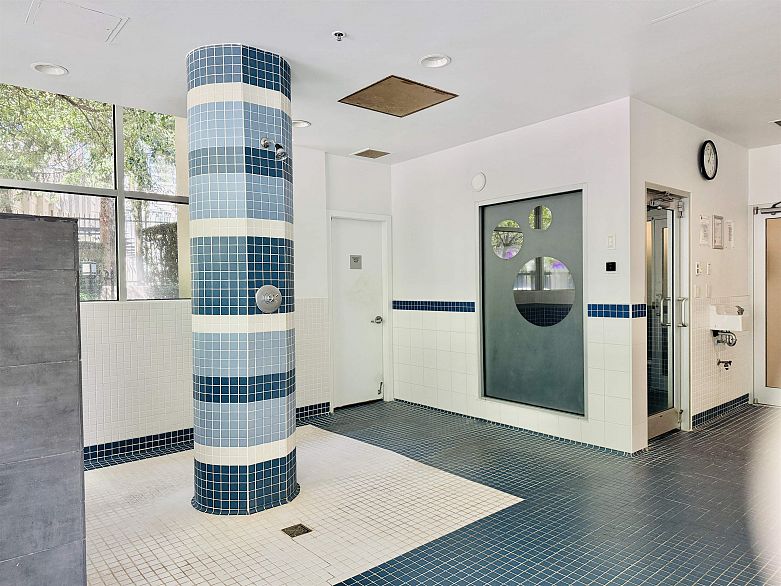 904 989 Beatty Street