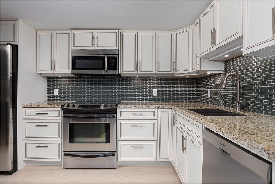 205 1128 QUEBEC STREET, Vancouver BC V6A 4E1