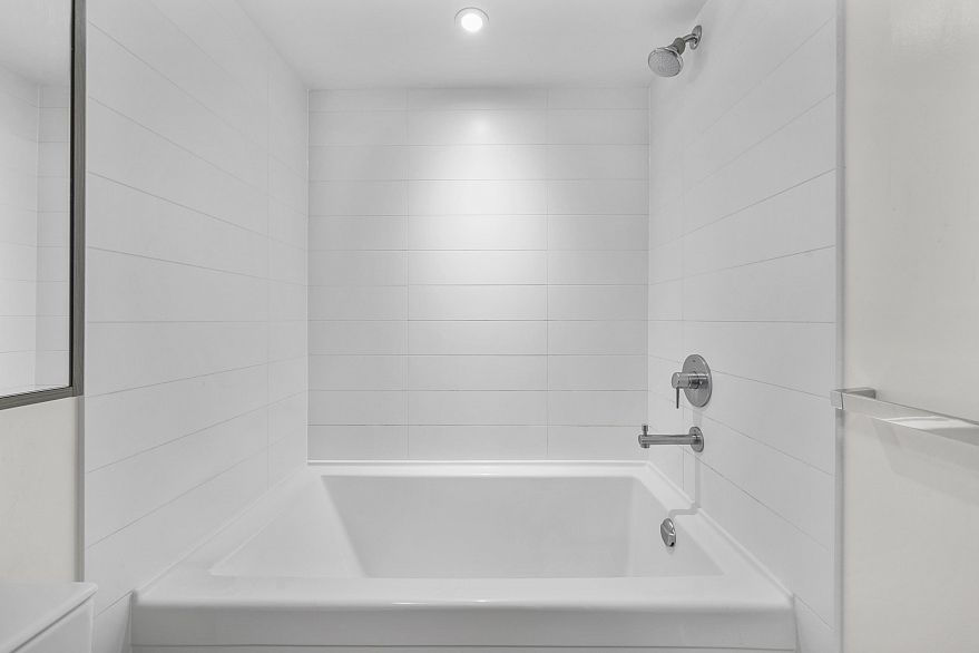 910 5470 Ormidale Street