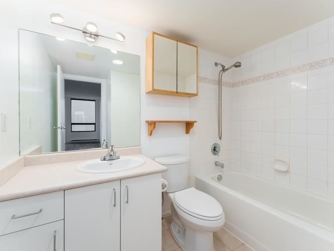 1505 811 Helmcken Street