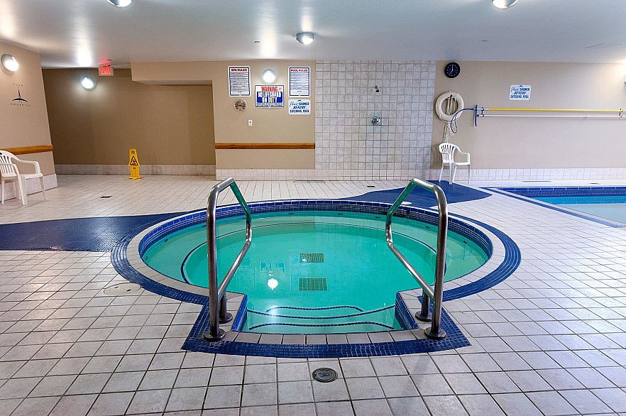 1703 198 Aquarius Mews