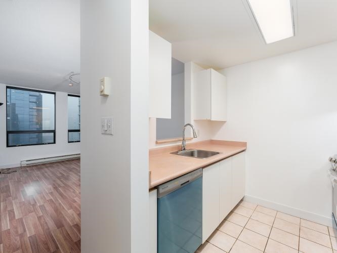 1505 811 Helmcken Street