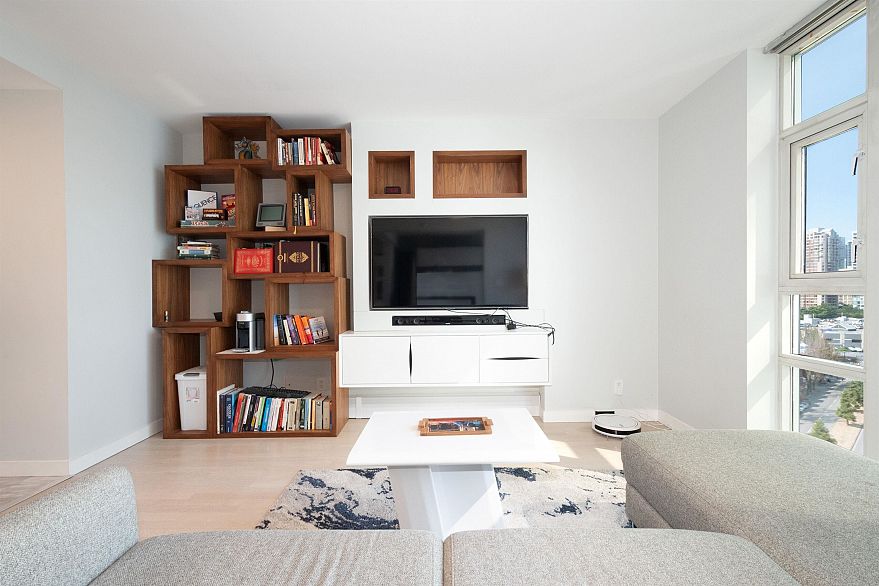 1703 198 Aquarius Mews