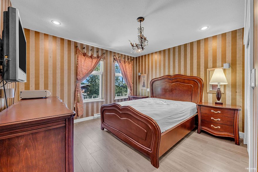 7401 Columbia Street