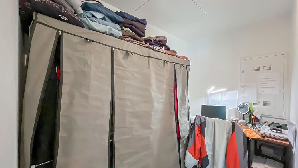 805 68 Smithe Street