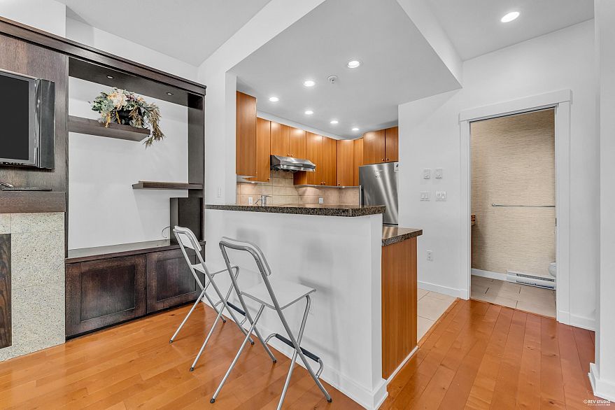 7401 Columbia Street