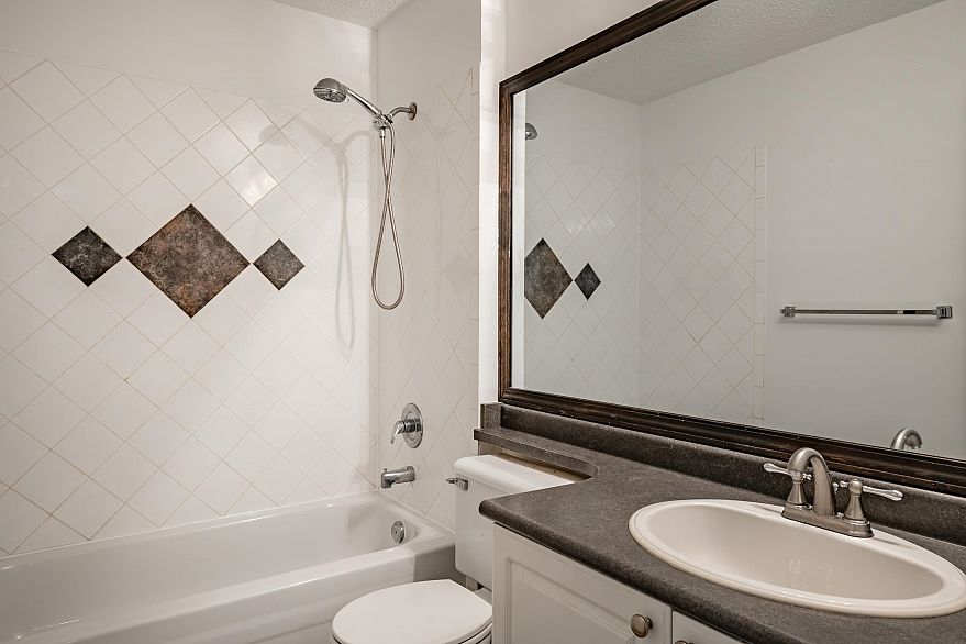 103 1688 E 8th Avenue