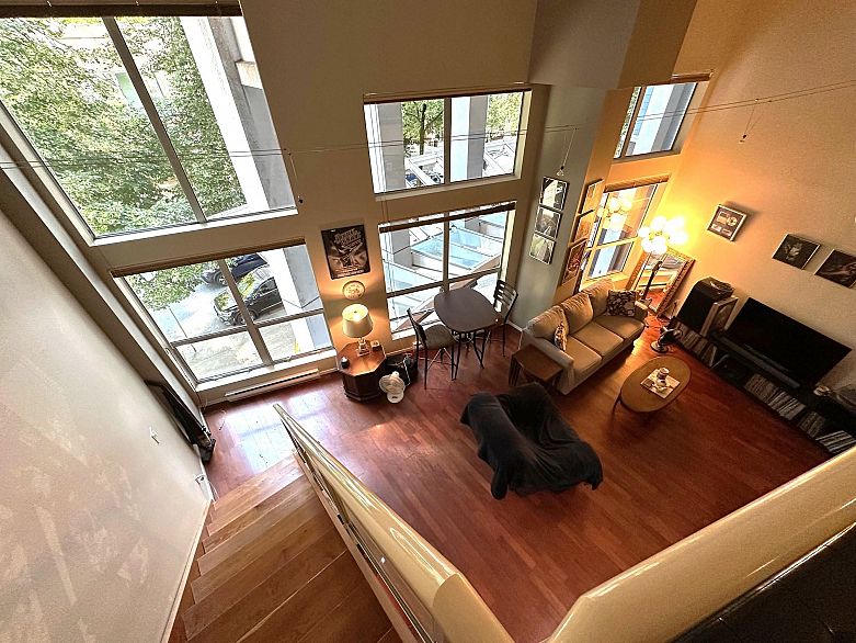 217 933 Seymour Street