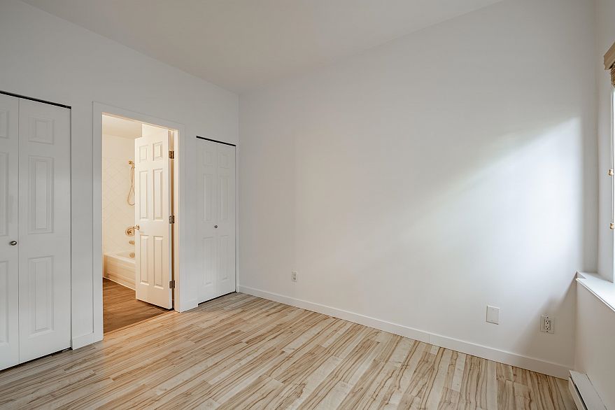 103 1688 E 8th Avenue