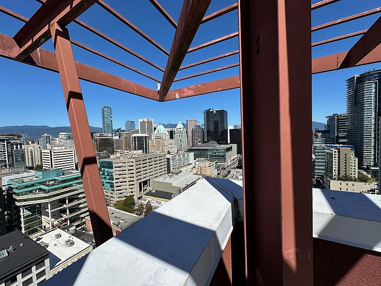 217 933 Seymour Street