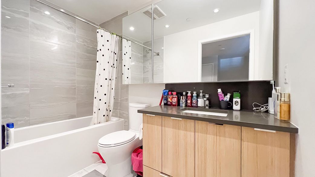 1405 3430 E Kent Avenue