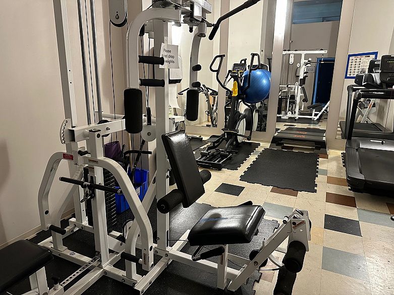 217 933 Seymour Street