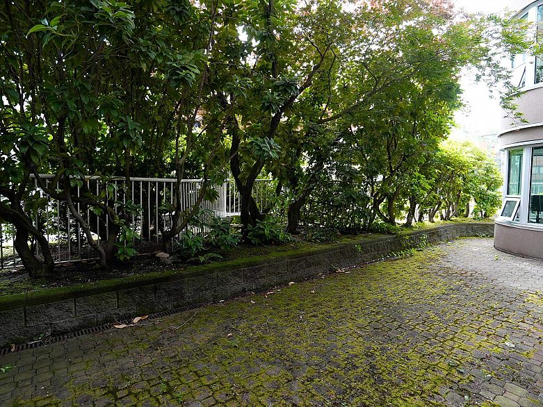 101 1845 Robson Street