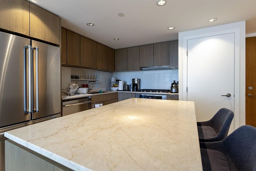 1206 111 E 1st Avenue