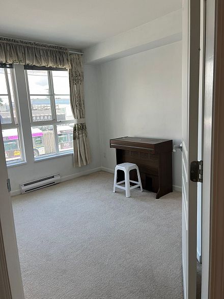 208 6991 Victoria Drive