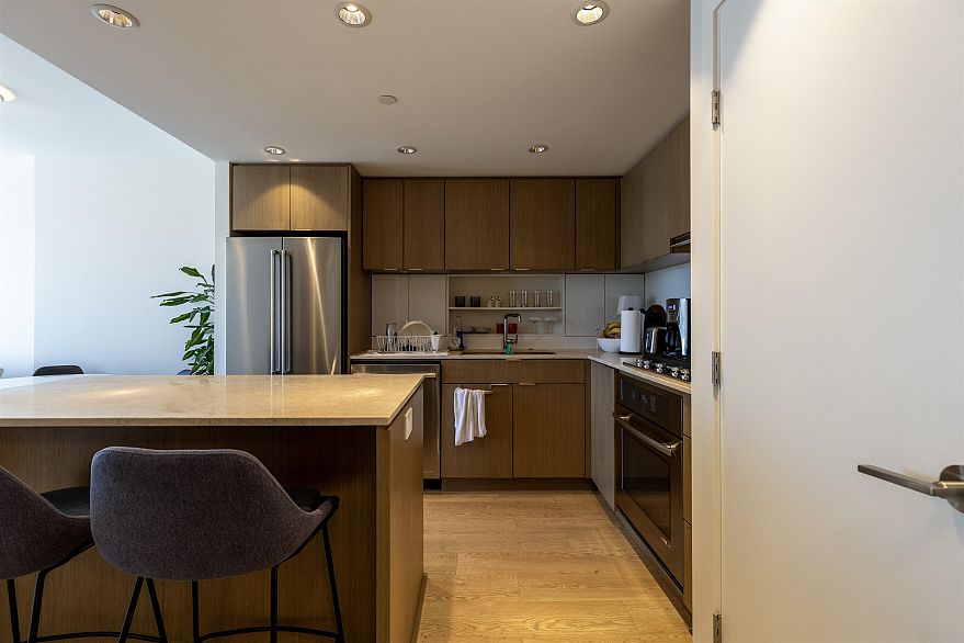 1206 111 E 1st Avenue