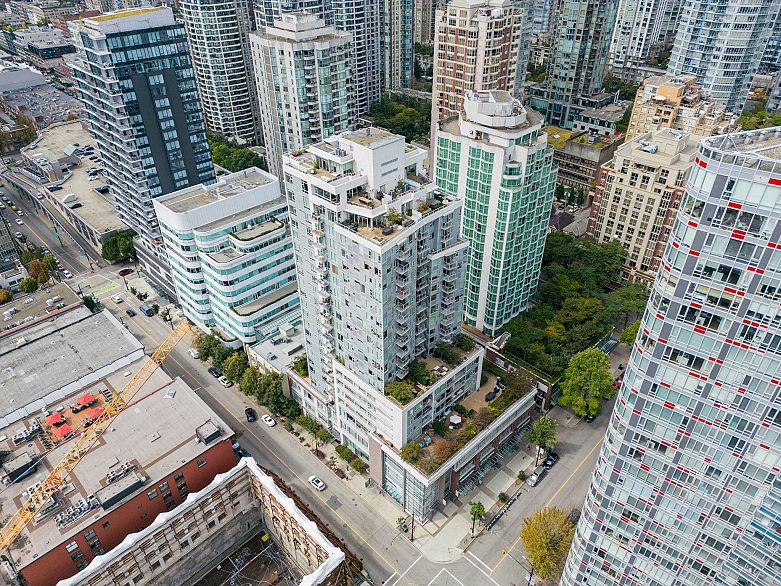 1003 821 Cambie Street