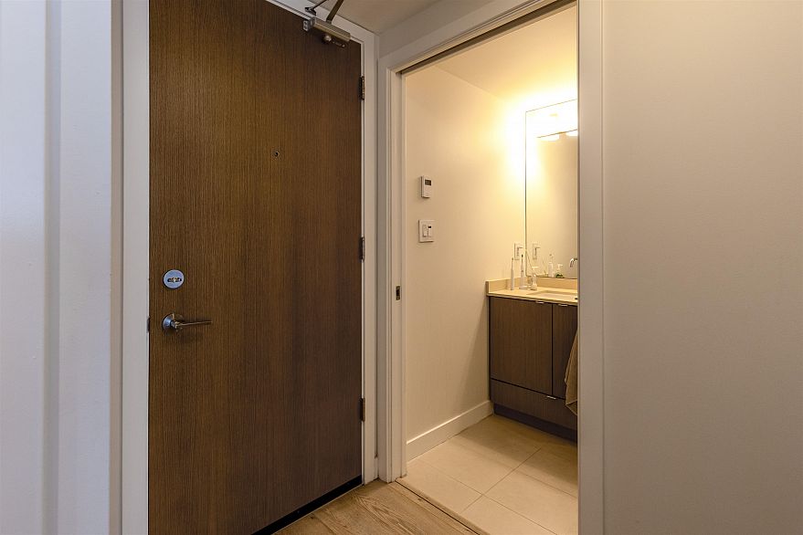 1206 111 E 1st Avenue