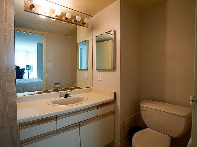 101 1845 Robson Street